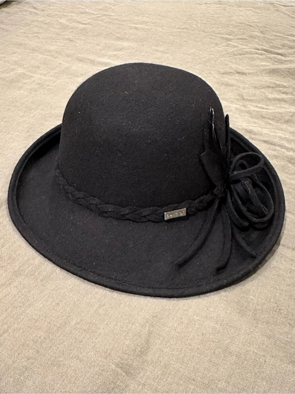 Women's Betmar New York Feather Black Hat